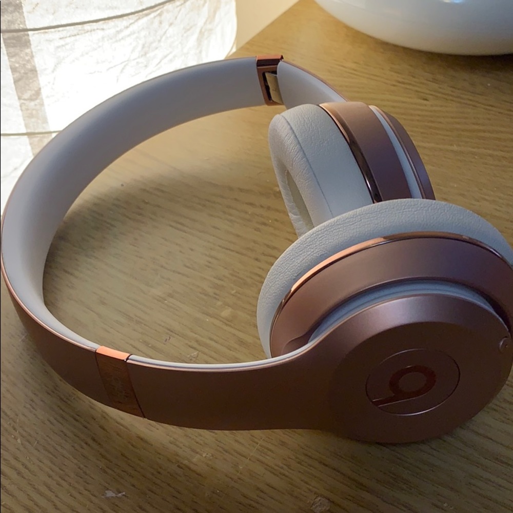 Beats solo 3-wireless